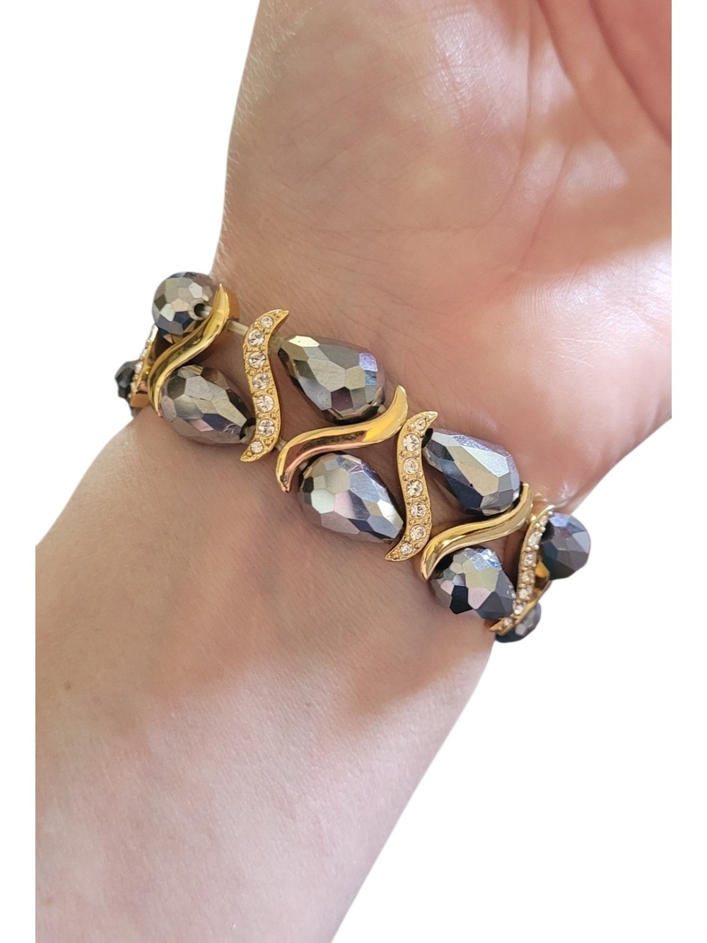🥳4/$75!🥳 Gold-Tone Bracelet with Faceted Hematite Drops and Crystal Accents